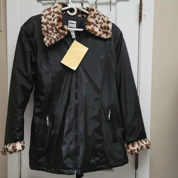 New Women's Christine Modern Thompson Faux Fur Leopard Winter Coat Size LARGE.